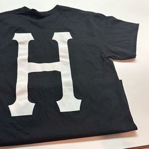 HUF Men’s essentials classic T-shirt black white short sleeve size M
